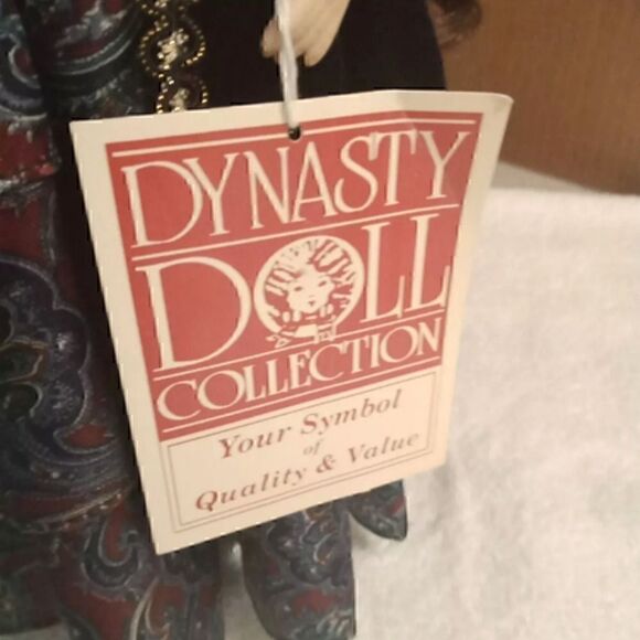 Dynasty Sweetheart Porcelain Doll 17" Talk. Long Wavy Hair, Victorian Style. - Picture 3 of 8